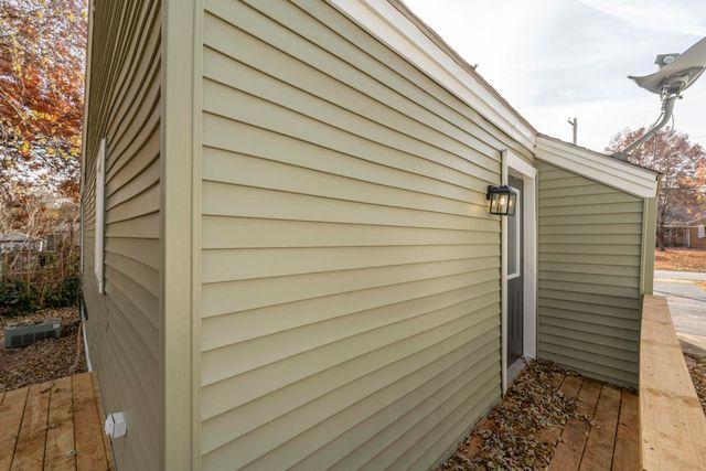 1325 E Portland Street, Springfield, MO 65804