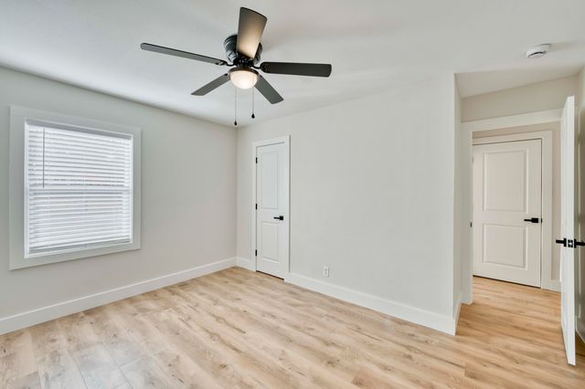 1325 E Portland Street, Springfield, MO 65804