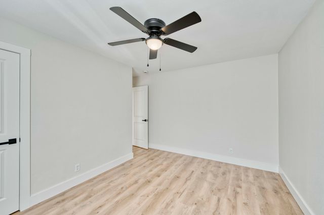 1325 E Portland Street, Springfield, MO 65804