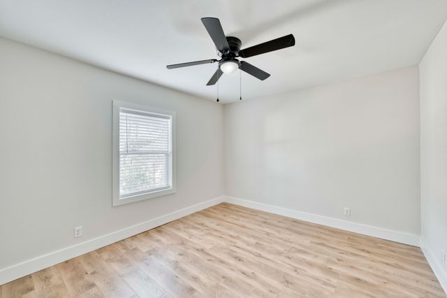 1325 E Portland Street, Springfield, MO 65804