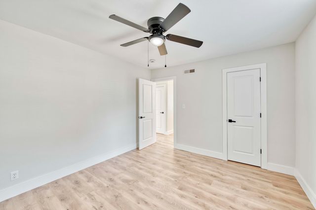 1325 E Portland Street, Springfield, MO 65804