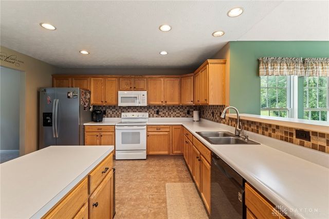 112 Summitt Drive, Englewood, OH 45322