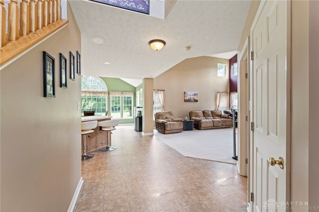 112 Summitt Drive, Englewood, OH 45322