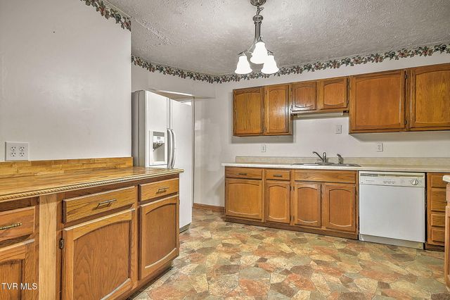 2044 Siam Road, Elizabethton, TN 37643
