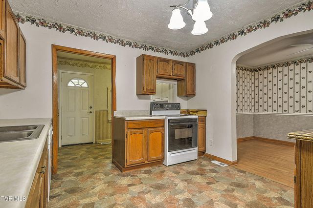 2044 Siam Road, Elizabethton, TN 37643
