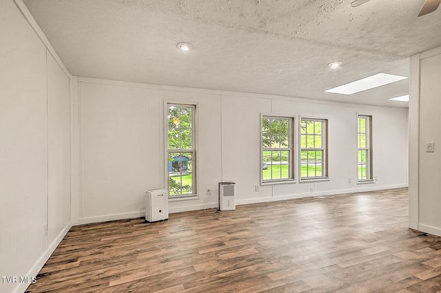 2044 Siam Road, Elizabethton, TN 37643