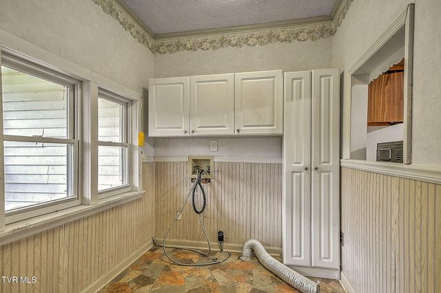 2044 Siam Road, Elizabethton, TN 37643