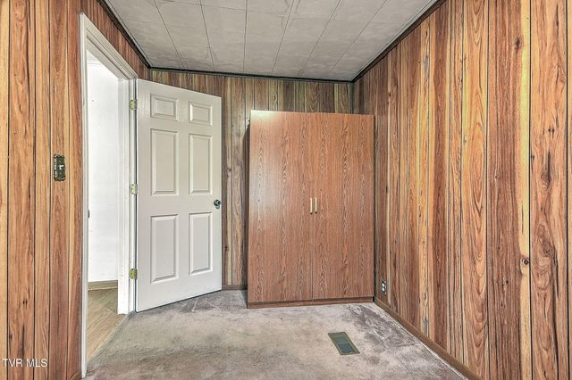 2044 Siam Road, Elizabethton, TN 37643