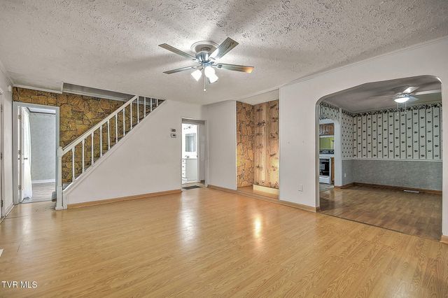 2044 Siam Road, Elizabethton, TN 37643