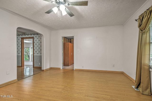 2044 Siam Road, Elizabethton, TN 37643