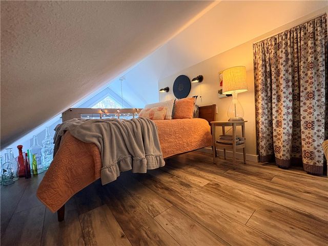 320 Spring Street, Eureka Springs, AR 72632