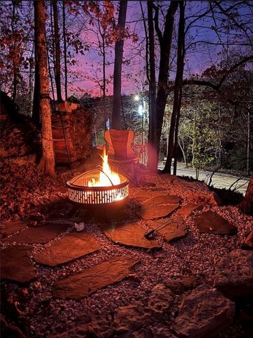 320 Spring Street, Eureka Springs, AR 72632