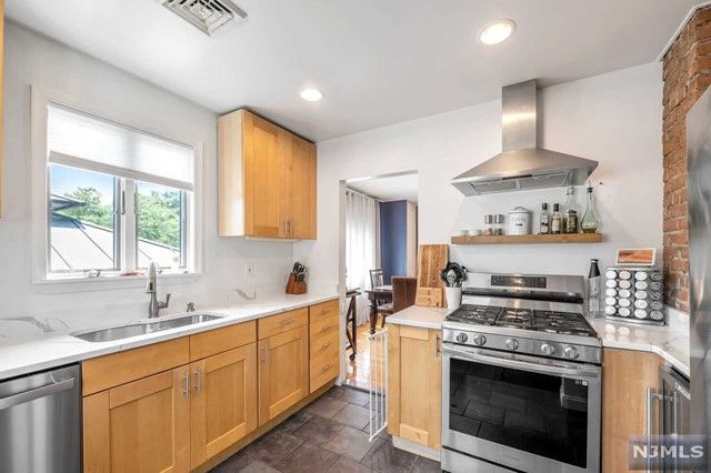 7 Rhinesmith Avenue, Wanaque, NJ 07465