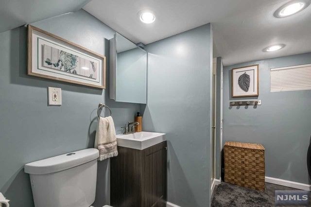7 Rhinesmith Avenue, Wanaque, NJ 07465