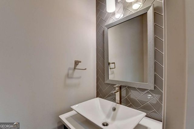 2154 Prestwick Court 31, Atlanta, GA 30319