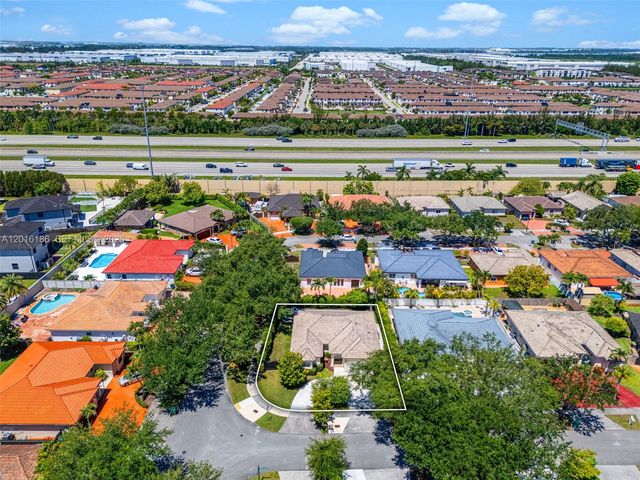 16238 NW 91st Ave, Miami Lakes, FL 33018