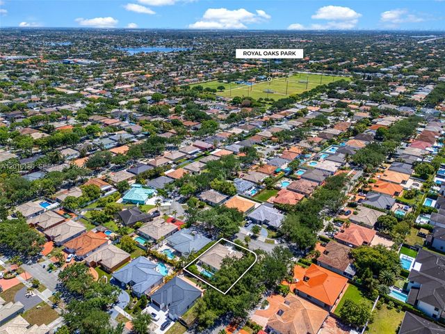 16238 NW 91st Ave, Miami Lakes, FL 33018