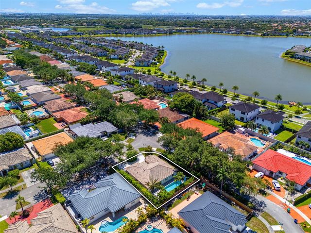 16238 NW 91st Ave, Miami Lakes, FL 33018