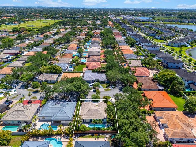 16238 NW 91st Ave, Miami Lakes, FL 33018