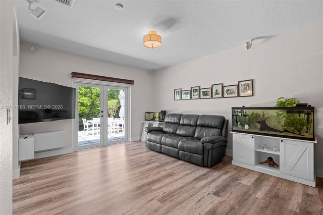 16238 NW 91st Ave, Miami Lakes, FL 33018