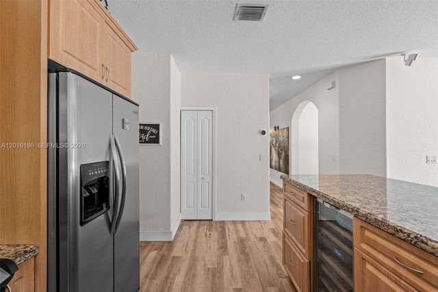 16238 NW 91st Ave, Miami Lakes, FL 33018