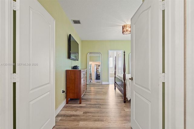16238 NW 91st Ave, Miami Lakes, FL 33018