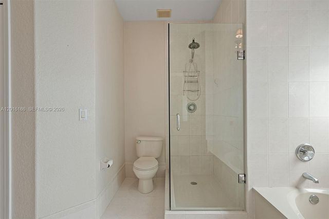 16238 NW 91st Ave, Miami Lakes, FL 33018