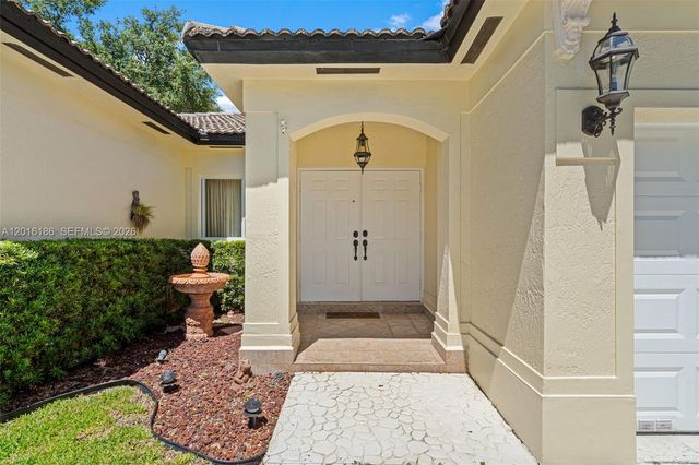 16238 NW 91st Ave, Miami Lakes, FL 33018