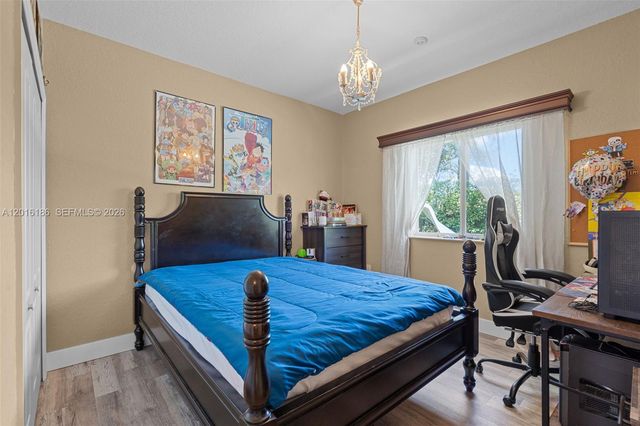 16238 NW 91st Ave, Miami Lakes, FL 33018