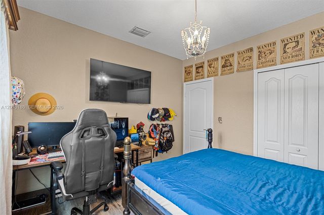 16238 NW 91st Ave, Miami Lakes, FL 33018