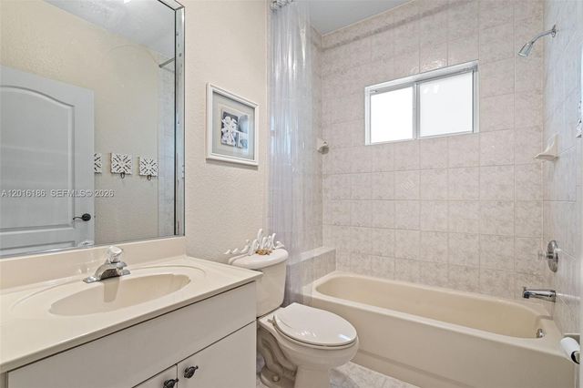 16238 NW 91st Ave, Miami Lakes, FL 33018