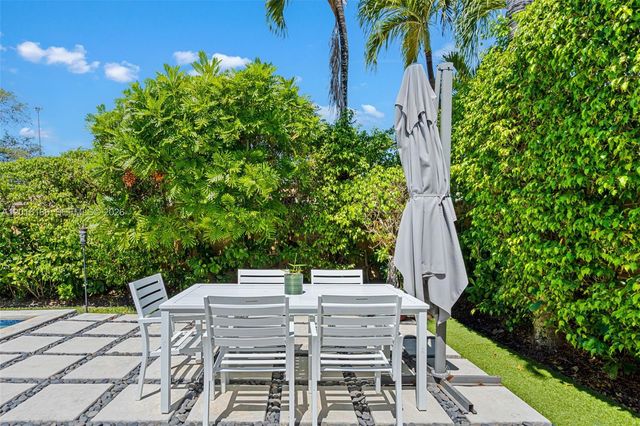 16238 NW 91st Ave, Miami Lakes, FL 33018