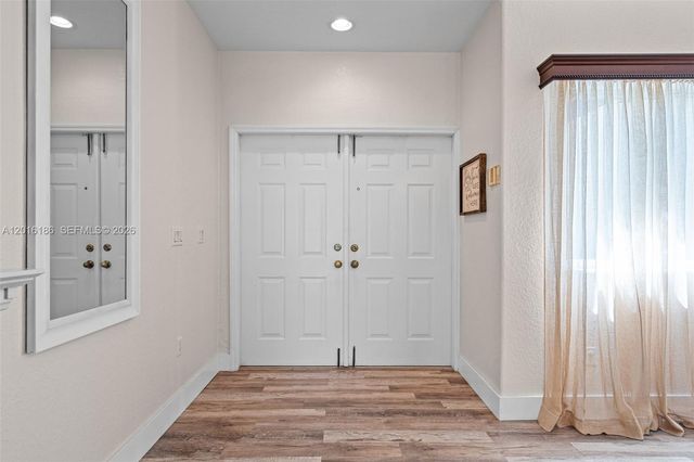 16238 NW 91st Ave, Miami Lakes, FL 33018
