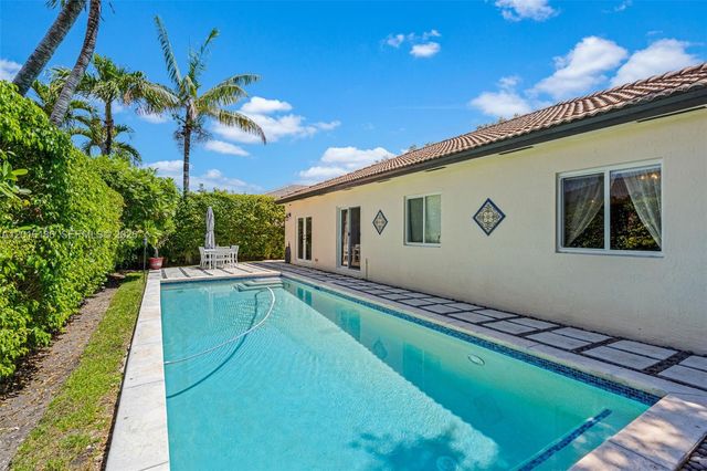 16238 NW 91st Ave, Miami Lakes, FL 33018