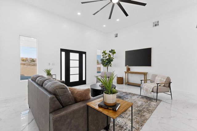 1401 Villa Place SE, Rio Rancho, NM 87124