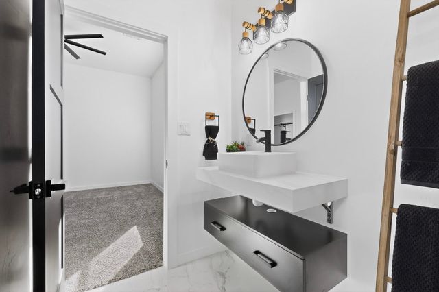 1401 Villa Place SE, Rio Rancho, NM 87124