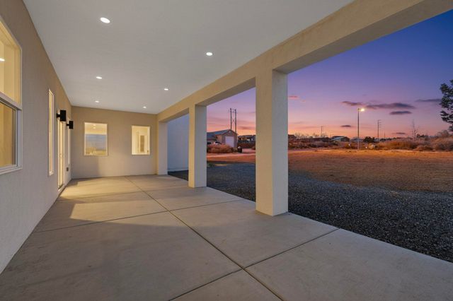 1401 Villa Place SE, Rio Rancho, NM 87124