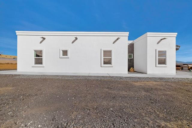 1401 Villa Place SE, Rio Rancho, NM 87124