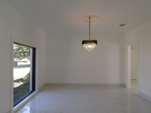 5623 Theall Road, Houston, TX 77066