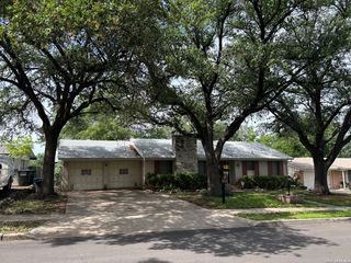 3807 OAK TRL, San Antonio, TX 78228
