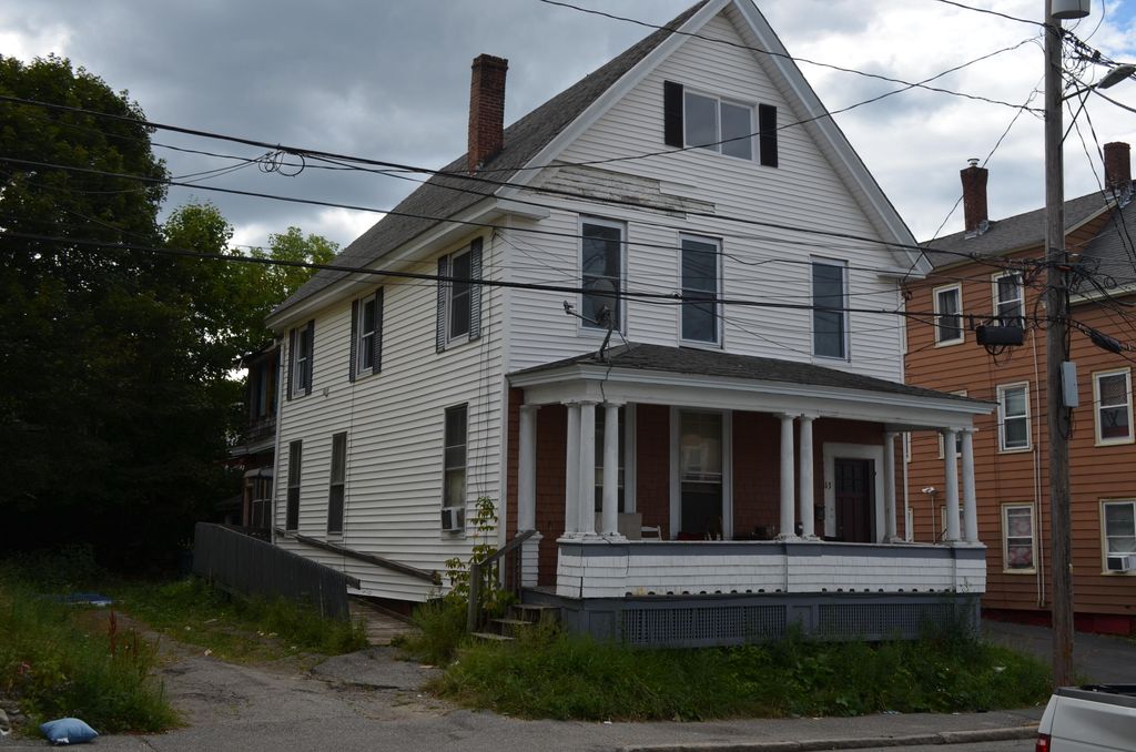 15 Howe Street, Lewiston, ME 04240 — exterior