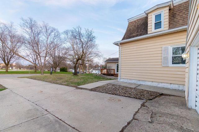 603 Division Street, Cedar Falls, IA 50613