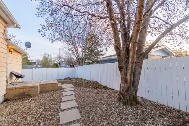603 Division Street, Cedar Falls, IA 50613