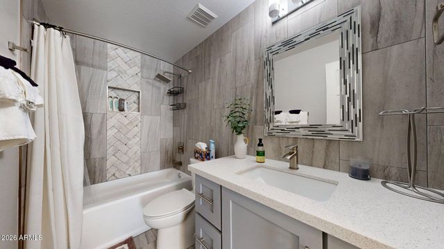 615 E PORTLAND Street 118, Phoenix, AZ 85004