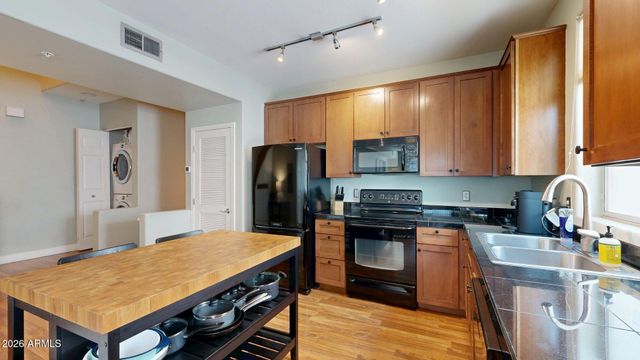 615 E PORTLAND Street 118, Phoenix, AZ 85004