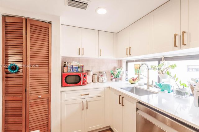 2956 Bird Avenue 6, Miami, FL 33133