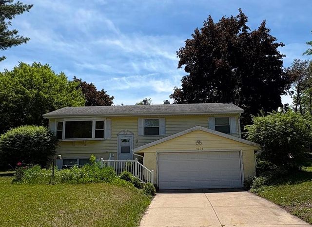5205 Meadowood Drive, Fitchburg, WI 53711