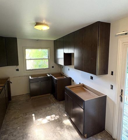 5205 Meadowood Drive, Fitchburg, WI 53711