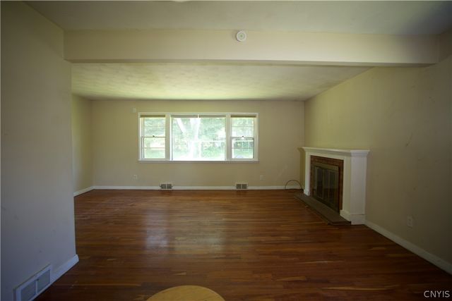 111 Pembrook Drive, Manlius, NY 13066
