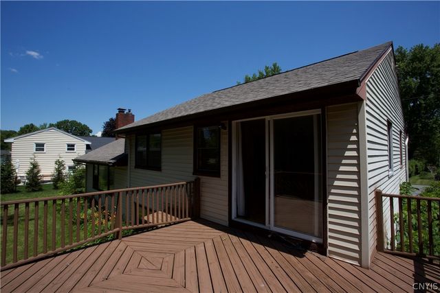 111 Pembrook Drive, Manlius, NY 13066